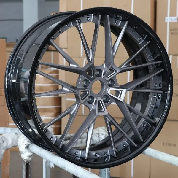 2 pieces gloss black lip